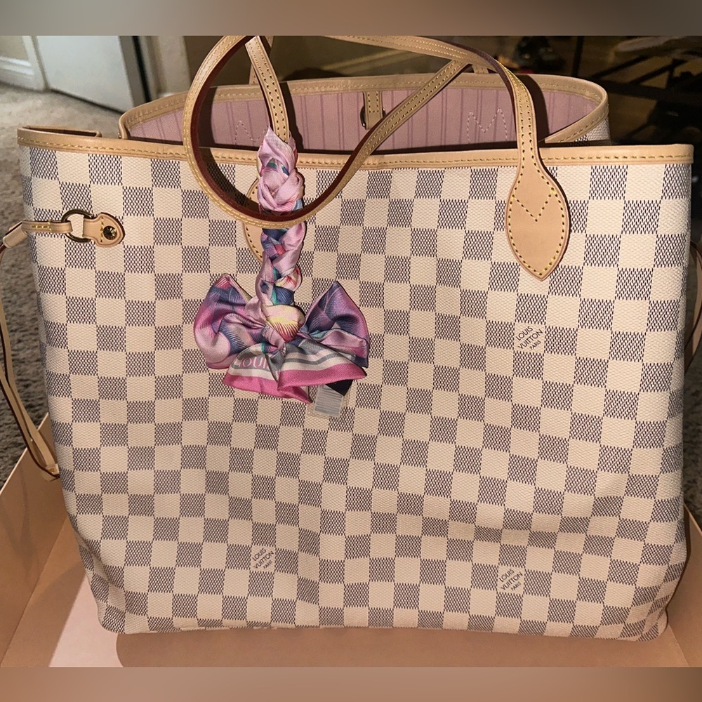 Louis Vuitton Neverful GM Rose Ballerine with bandeau.